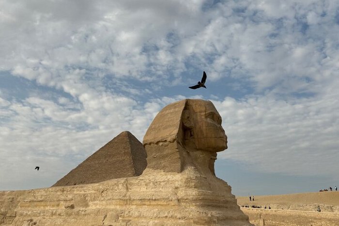 Private Giza Pyramids & Grand Egyptian Museum Tour